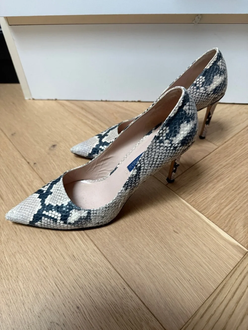 Stuart Weitzman Black & Beige Snakeskin Pointed Toe Pumps - Picture 3 of 6